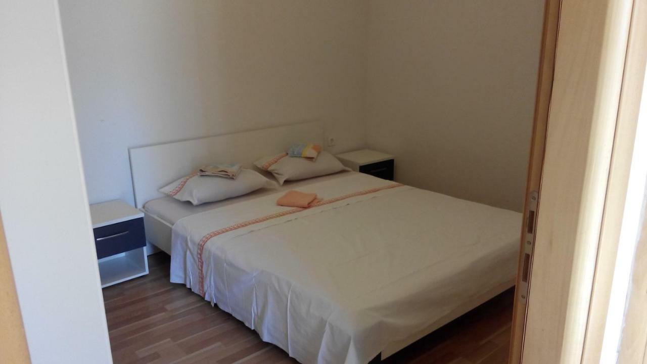 Ivica Apartments Punat Ngoại thất bức ảnh
